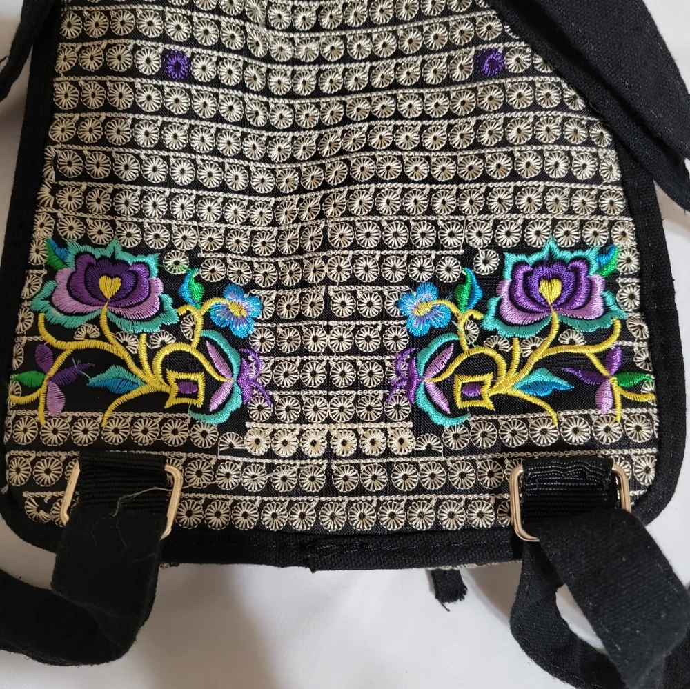 Backpack - Picture 3 of 8